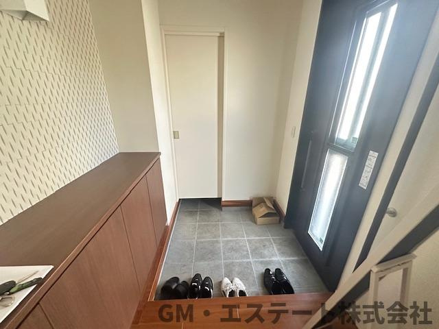 宮崎市大塚町西ノ後　中古住宅の玄関