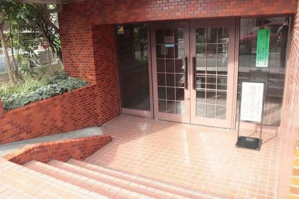 セザール池袋要町のエントランス