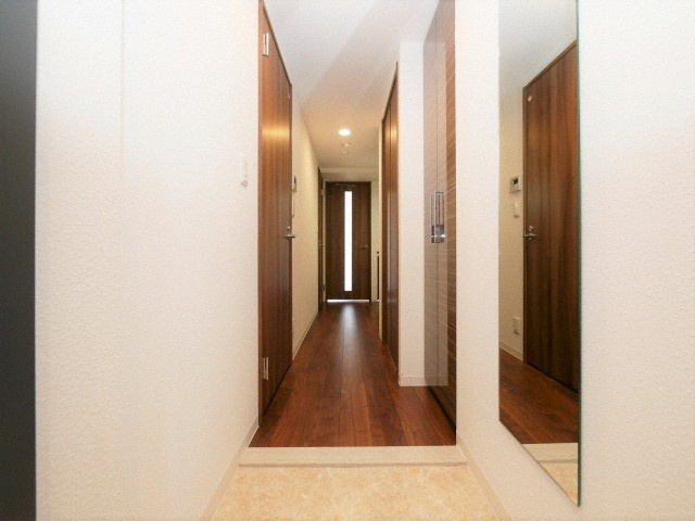 ＨＲフロントリーガル難波ＷＥＳＴの玄関