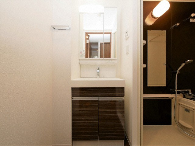 ＨＲフロントリーガル難波ＷＥＳＴの独立洗面台