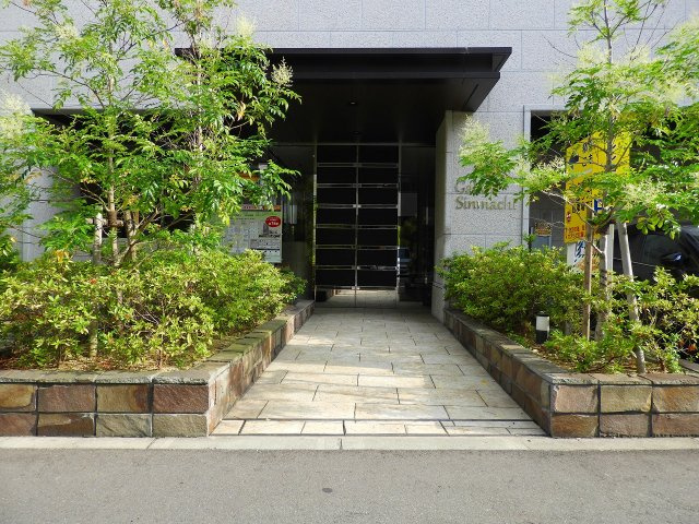 ガリレオ新町のエントランス