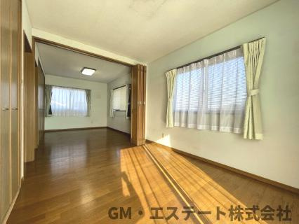 宮崎市大字赤江飛江田　中古住宅の洋室