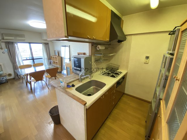 ロイヤルステージ東所沢Ⅱのキッチン|リビングが見渡せる対面式キッチン