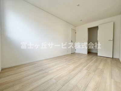 【寝室】 | 島田市金谷東2丁目 9期 新築一戸建て 3号棟 | 落ち着いて過ごせる寝室です