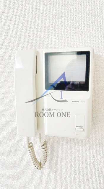 ピア中野中央のセキュリティ|モニター付きインターホンです。