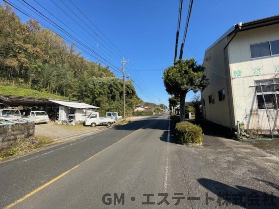 東諸県郡綾町大字南俣　土地の前面道路含む現地写真
