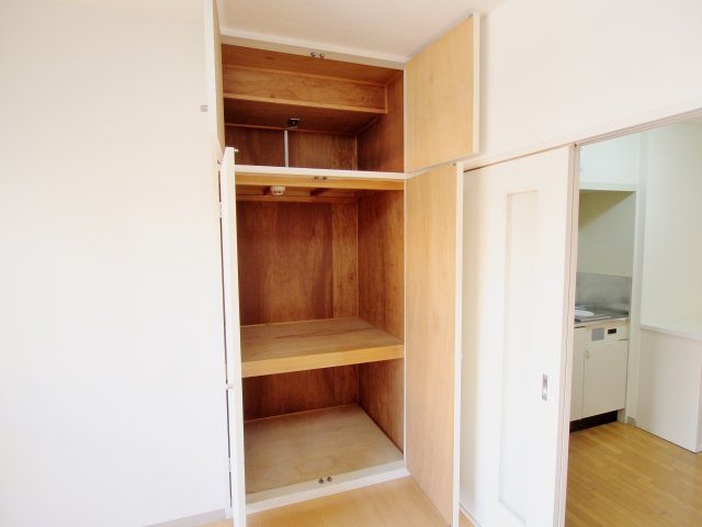 岸保ビルの収納