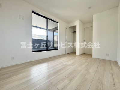 【子供部屋】 | 島田市金谷東2丁目 9期 新築一戸建て 4号棟 | 子供部屋としても使える洋室です
