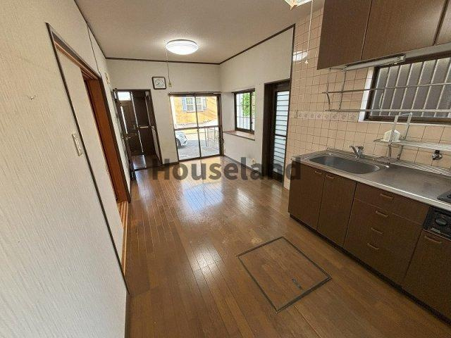 上野戸建の居間・リビング