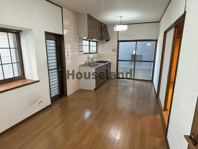 上野戸建の居間・リビング