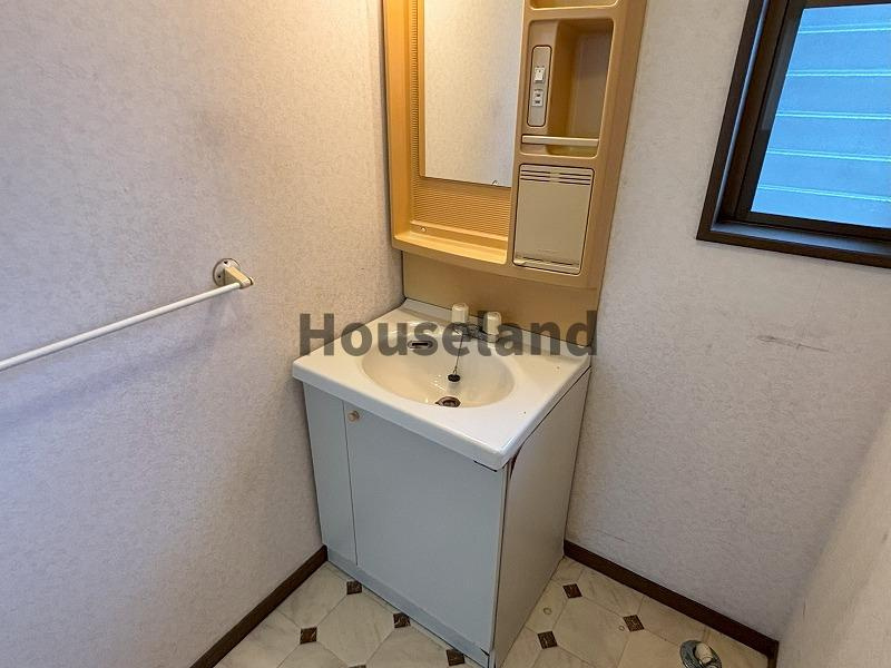 上野戸建の独立洗面台