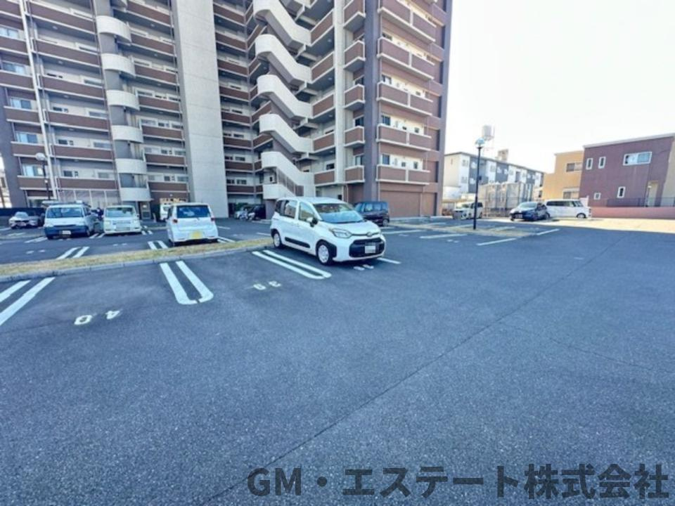 コアマンションルネス大橋の駐車場