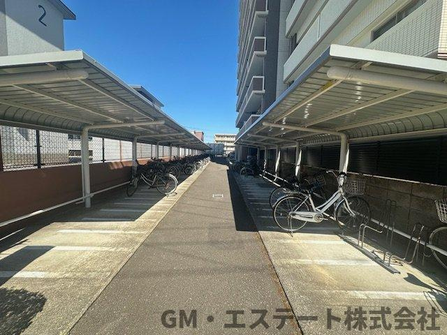 コアマンションルネス大橋の駐輪場