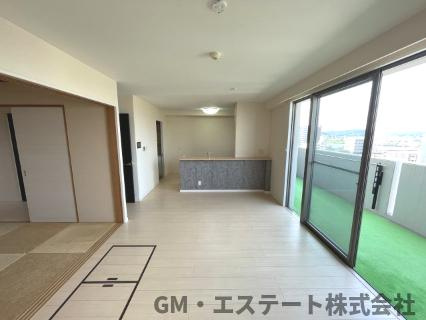 コアマンションルネス大橋の居間・リビング