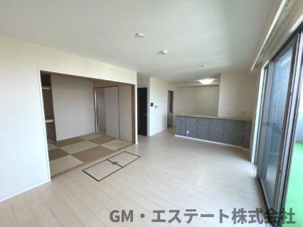 コアマンションルネス大橋の居間・リビング