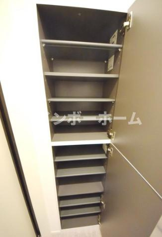 LAUREL宝町の収納