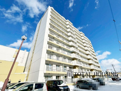 【外観】 | ロピア琴似西 | 流行に左右されず、将来にわたって価値が継続する「上質」な佇まい。おしゃれな雰囲気や自然の潤い、親しみやすさといった暮らしを豊かにしてくれる住空間です。