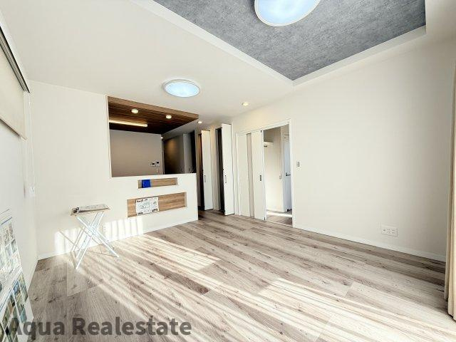 善通寺市原田町　新築戸建ての居間・リビング|ゆったりとした居間です