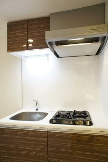 【キッチン】 | リージア中野新橋 | 2口コンロのシステムキッチン。