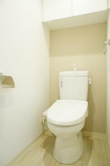 【トイレ】 | リージア中野新橋 | 温水洗浄便座。