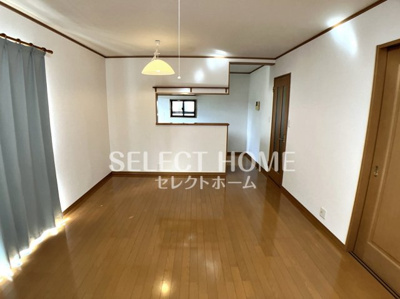 【居間・リビング】 | 池金町字上大入戸建 | ゆったり過ごせるリビングです