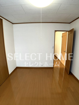 【寝室】 | 池金町字上大入戸建 | 広くて明るい寝室