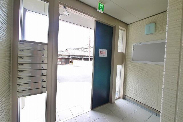 シャーメゾン南城戸のその他共用部分|オートロック付きで安心ですね。