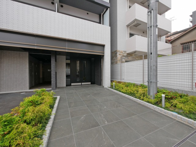 ＧＥＮＯＶＩＡ大阪大正のエントランス