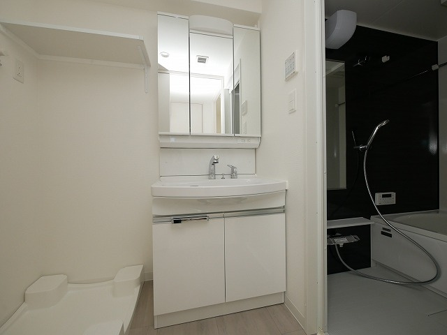 ＧＥＮＯＶＩＡ大阪大正の洗面所