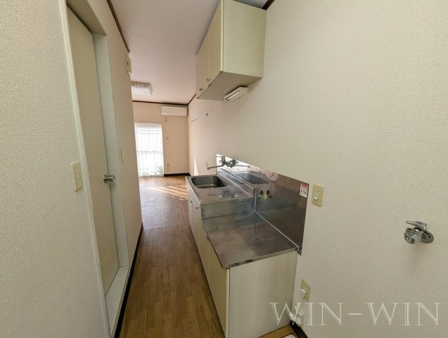 セントラルヒルズ Cのキッチン|イメージ（同施工会社同一モデルの写真です）