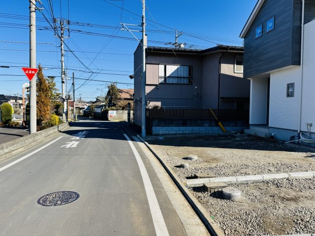 八王子市　大楽寺町　新築一戸建て　１期の前面道路含む現地写真|～西側5ｍ道路に面しています～