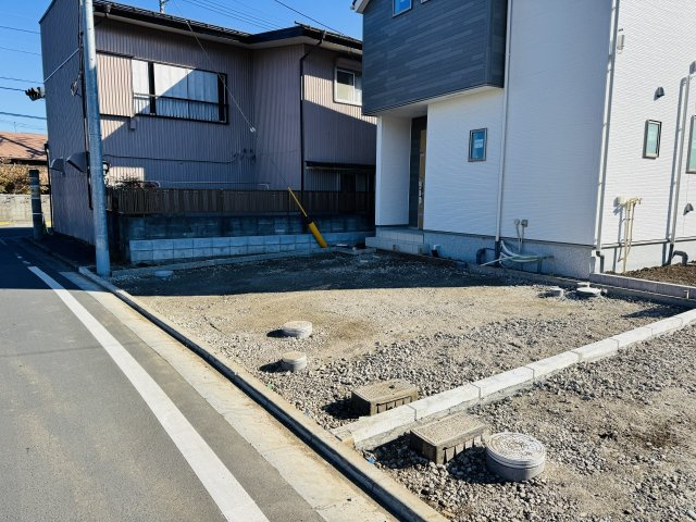 八王子市　大楽寺町　新築一戸建て　１期の駐車場|～並列2台駐車可能カースペース～