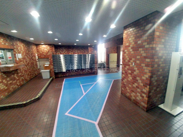 【エントランス】 | 富士見ニューライフ | 開放感のあるエントランスです