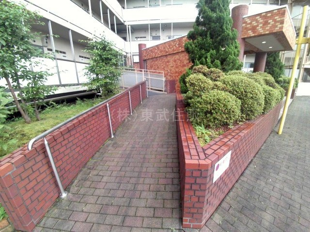 【構造・工法・仕様】 | 富士見ニューライフ | 安心のスロープ付きです