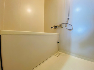 バストイレセパレートタイプのシンプルな浴室です☆