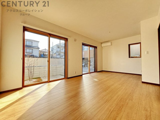 武庫之荘東2丁目戸建西棟の居間