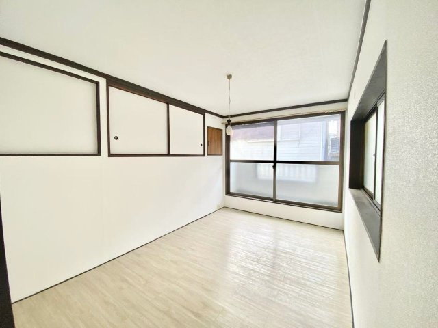 灘区千旦通3丁目貸家の居間・リビング