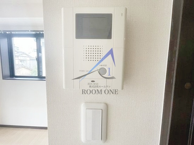 クレストコート西六郷の設備|モニター付きインターホンです。