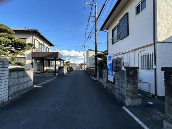 富士市大淵の中古一戸建|【前面道路写真】 