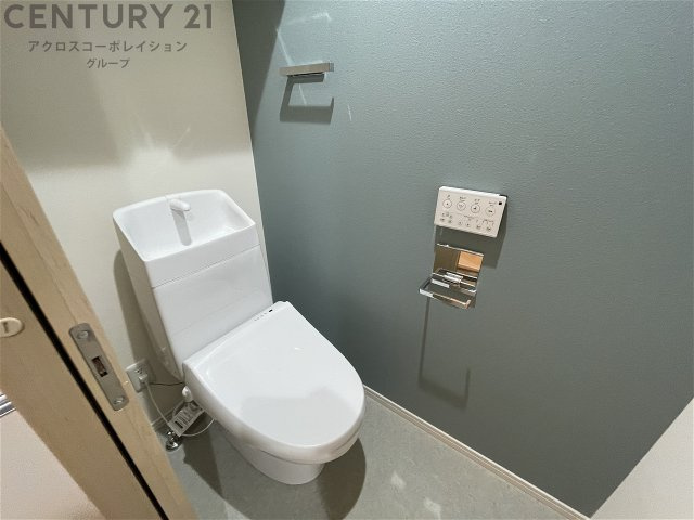 温水洗浄便座機能付きトイレです！
