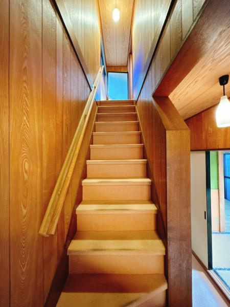 富士宮市山本の中古一戸建|階段 