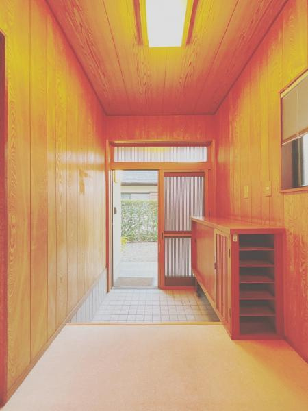 富士宮市山本の中古一戸建|玄関別角度 