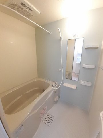 ＪａｄｅＨｏｕｓｅ　Ｂの浴室|コンパクトで使いやすいお風呂です