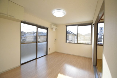 【居間・リビング】 | サンセレクト | 内装も気になるポイント