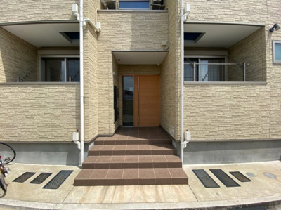 【エントランス】 | REGALESTリバーサイド新富