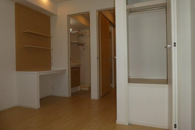 ル　レーヴBの収納|洋室