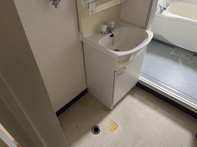 朋和ビルの洗面所