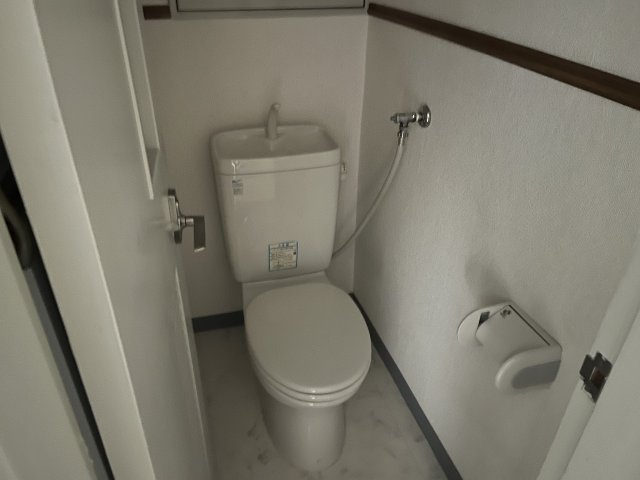 朋和ビルのトイレ