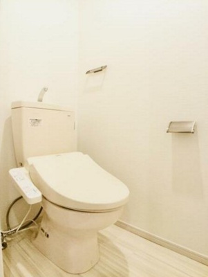 【トイレ】 | プルメリア新中野 | 温水洗浄便座。