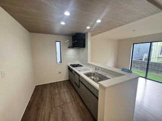 【キッチン】 | 南城市佐敷新開（限定1棟） | 1号棟　ビルトイン食洗機＋パントリー付き♪